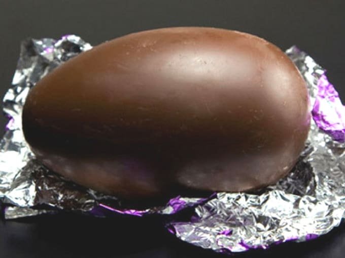 Uovo di cioccolato, dolce pasquale tipico del Piemonte.