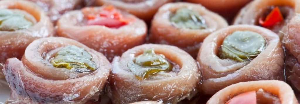 Acciughe del Cantabrico arrotolate con sottaceti