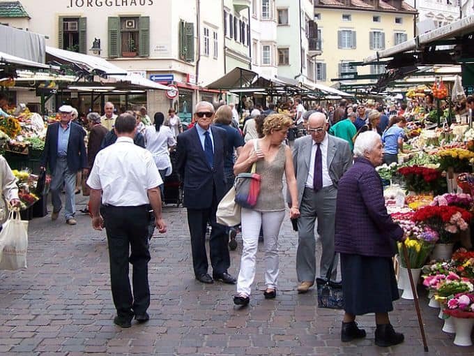 mercato-piazza-delle-erbe-bolzano